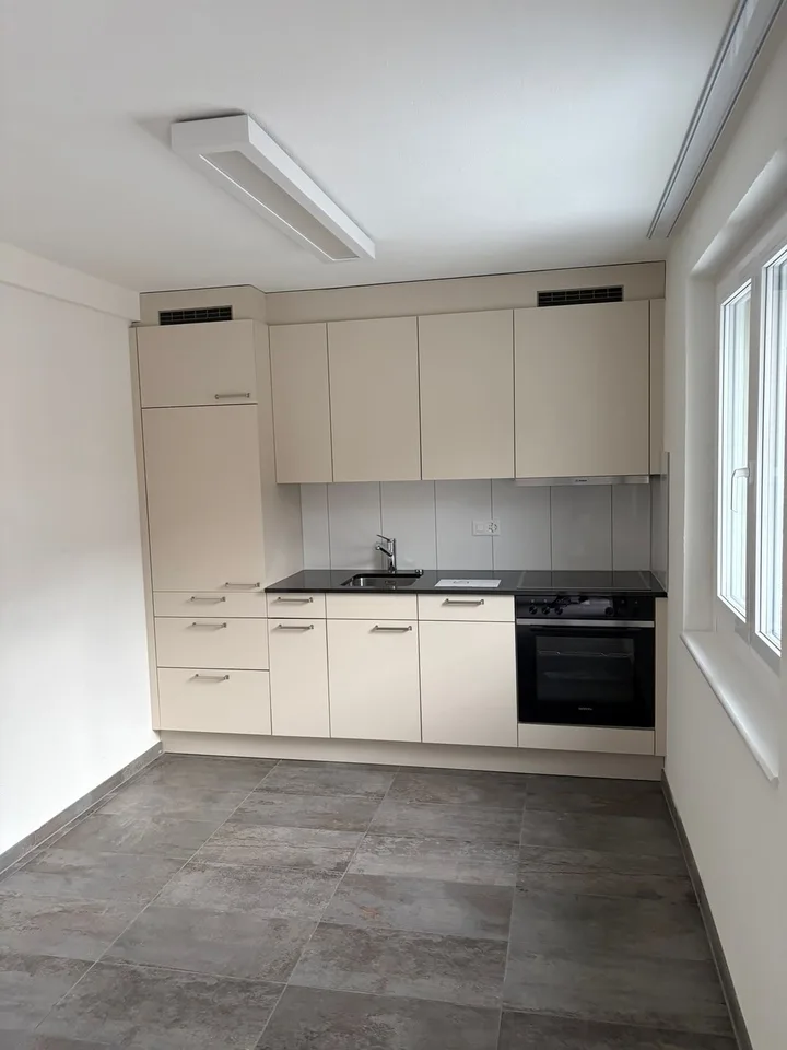 Modernes 1.5 Zimmer (2025) mit Seesicht, Balkon und Toplage – nur 5 Gehminuten zum Bahnhof Oberrieden