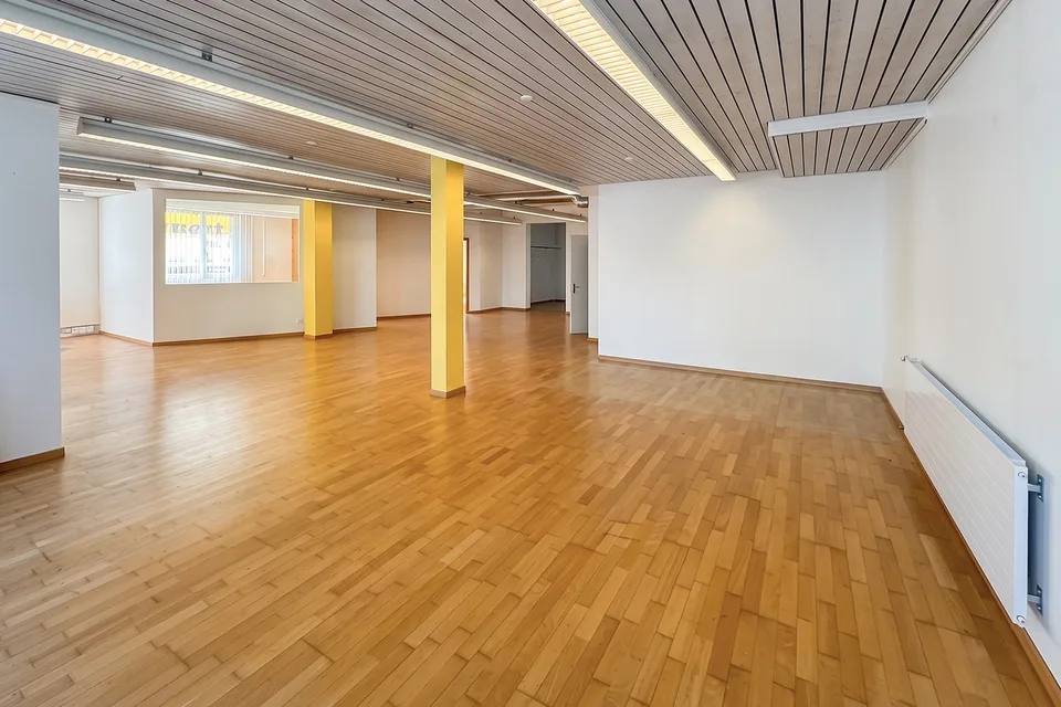 Gewerberaum mit 173 m² in zentraler Lage von Einsiedeln zu vermieten