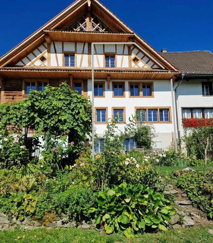 200 jähriges Haus (angebaut) in schönem Weiler in Hausen am Albis, neu renoviert
