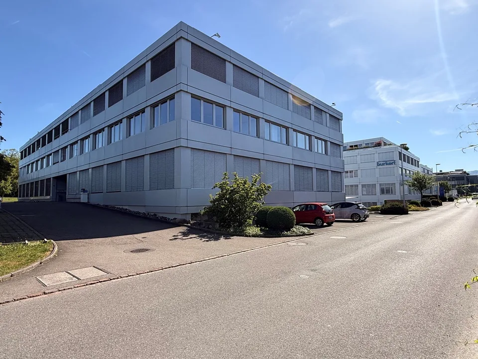Helle, moderne und hochwertig ausgebaute Büroflächen von ca. 15–100 m² zu vermieten