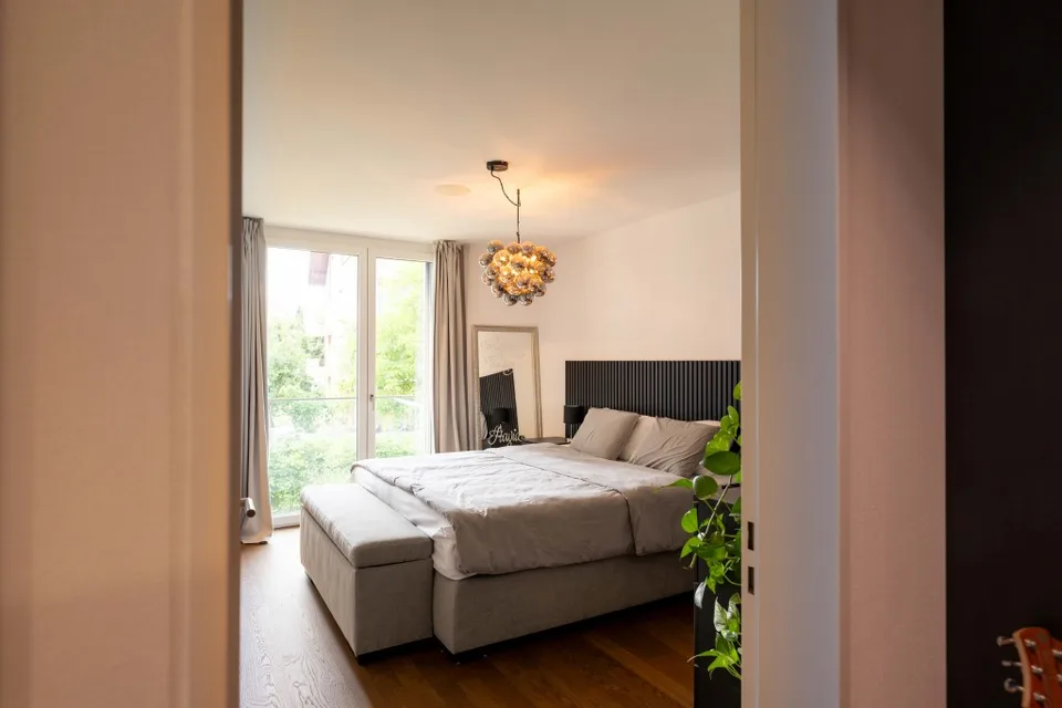 Exklusive 3.5-Zimmer-Wohnung mit modernstem Ausbaustandard in familienfreundlichem Quartier