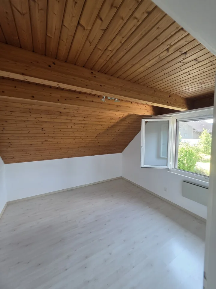 Helles Zimmer in ruhigem Haus