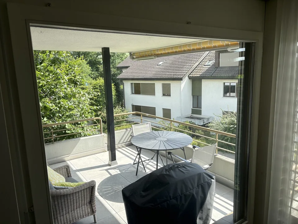 Schoene grosszuegige 4.5-Zimmer-Wohnung in Baar