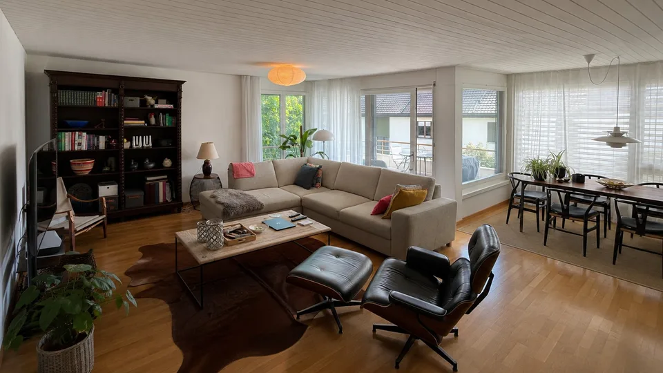 Schoene grosszuegige 4.5-Zimmer-Wohnung in Baar