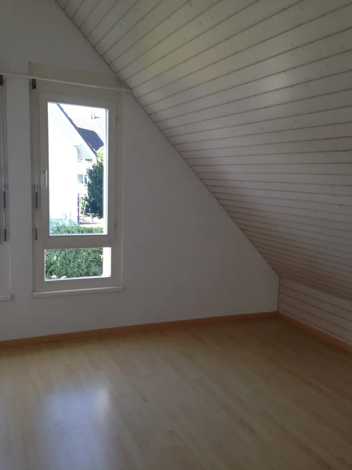 Charmante 3.5-Zimmer-Dachwohnung mit viel Charakter im Herzen von Immensee