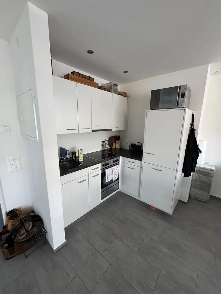 Helle und moderne Wohnung mit großer privater Terrasse