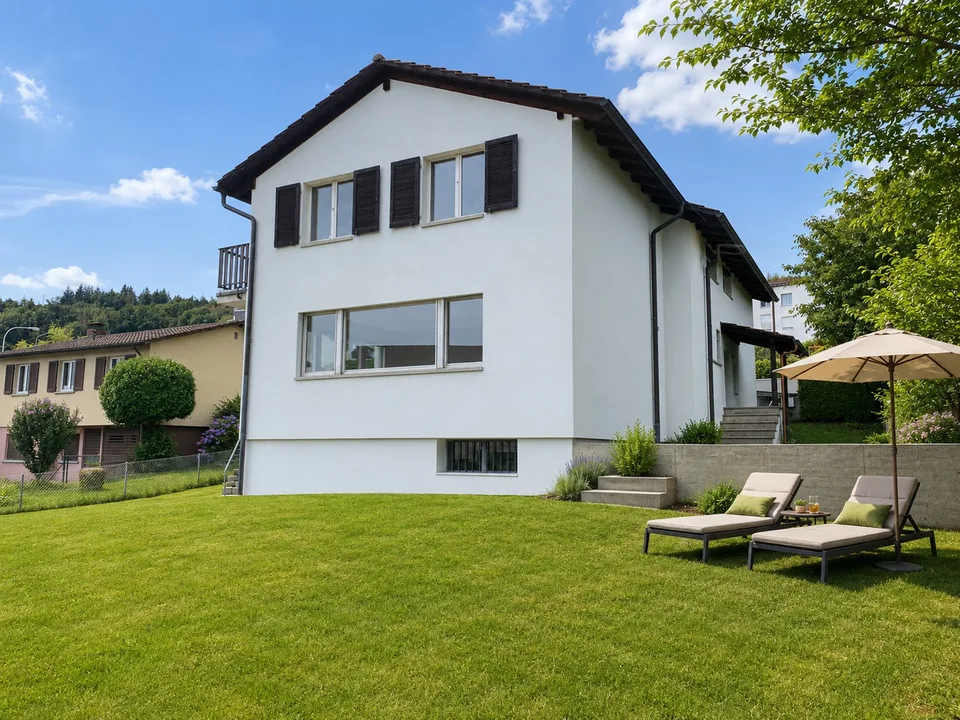 See Lage. Privatzimmer mit Balkon in freistehendem Haus mit Garten