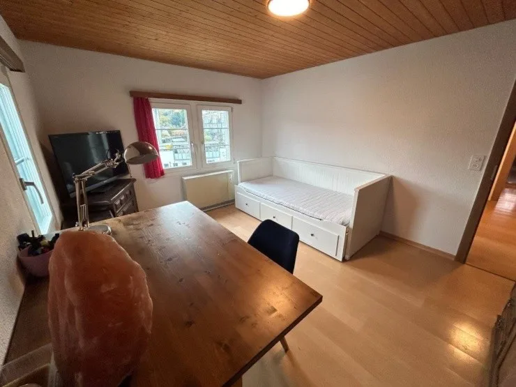 WG-Zi. in einem schönen, denkmalgschützten Haus. direkt am Zürichsee, 4 Min. zum Bahnhof