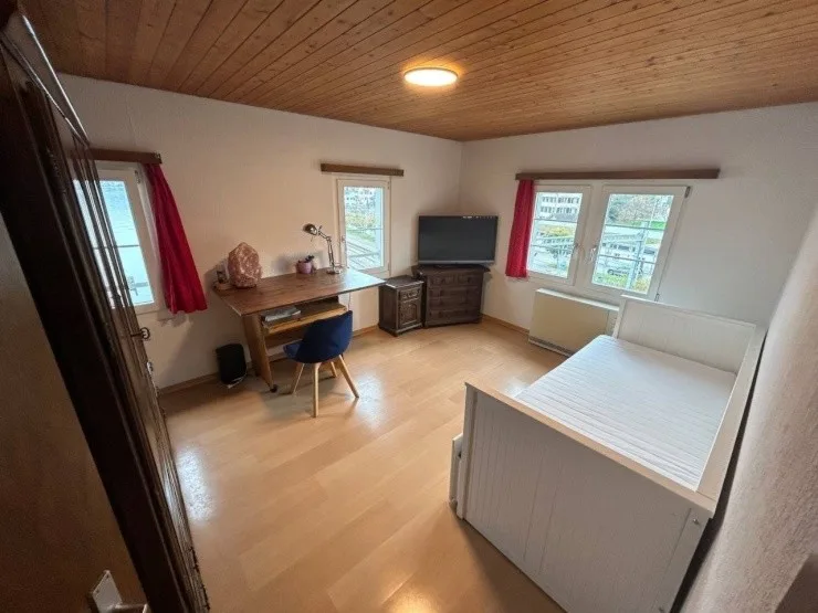WG-Zi. in einem schönen, denkmalgschützten Haus. direkt am Zürichsee, 4 Min. zum Bahnhof