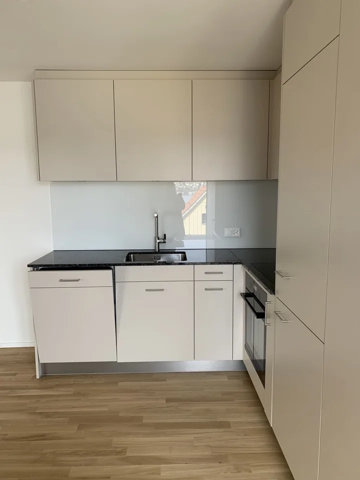 8942 Oberrieden - CHF 2’100 inkl. NK pro Monat