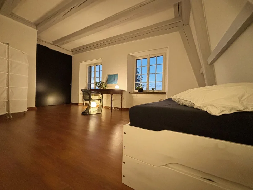 Schönes Zimmer mit Blick auf den See und Badeplatz in nächster Umgebung