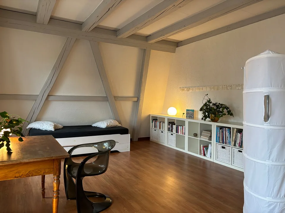 Schönes Zimmer mit Blick auf den See und Badeplatz in nächster Umgebung