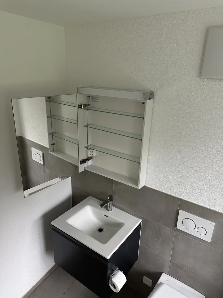 Stilvolles Master Bedroom mit Ensuite in 4.5 Wohnung