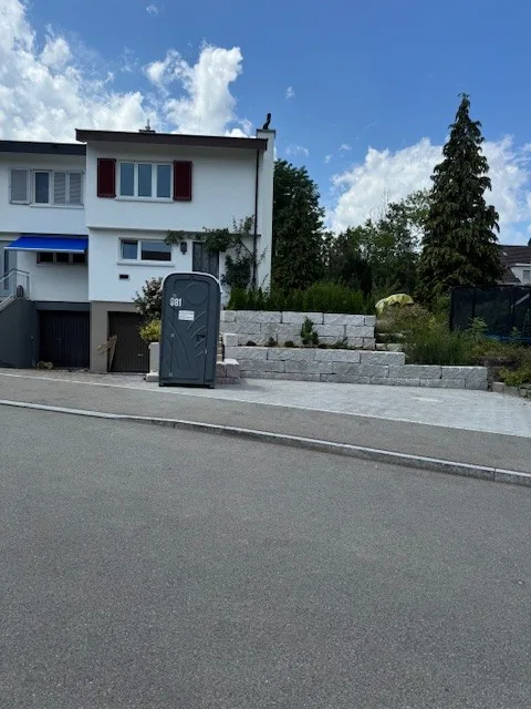 NEU umgebautes 5.5 Zimmer Eck-Einfamilienhaus in Esslingen zu vermieten