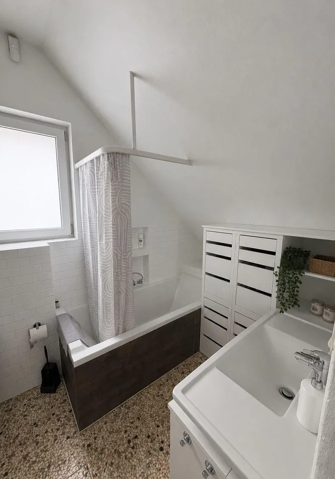 Furnished Room with Private Lake Access – Near Zurich