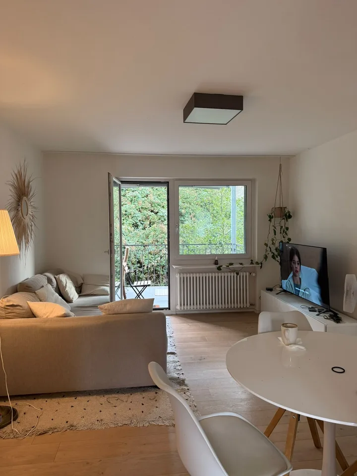 Bright 4.5-Room Apartment with Lake Views in Horgen – Available Immediately or from 1 August