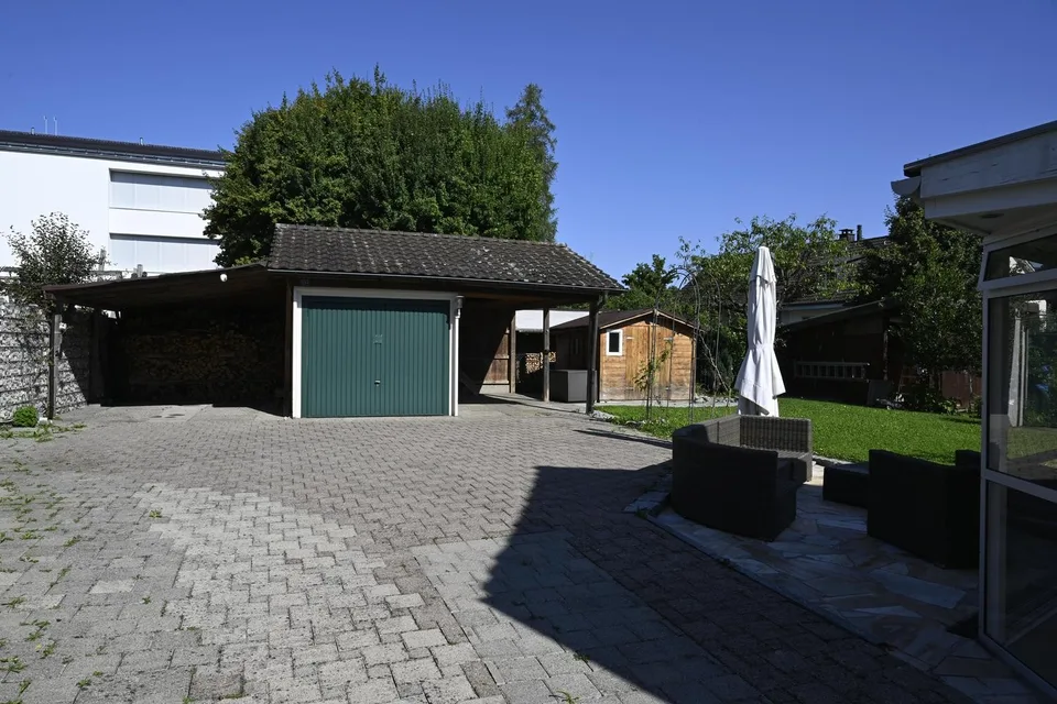 Wunderschönes 5 Zimmerhaus mit Garten, Garage, Carport und Gartenhaus