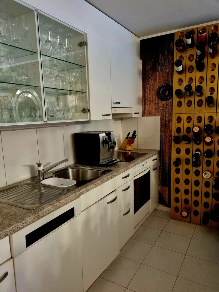 2.5 Zimmer Wohnung, 6340 Baar, zentral, mit Moebel