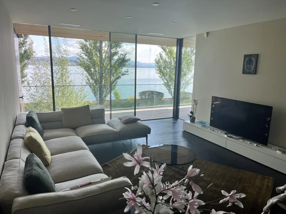 4 1/2 r. Luxury Lake residence with direct lake access