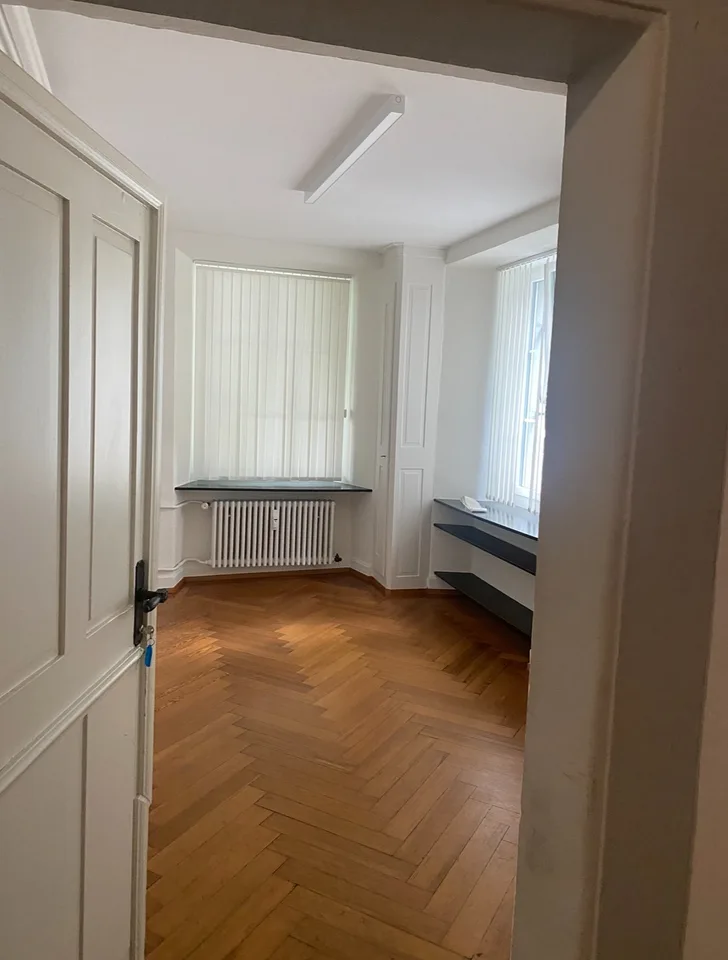 Büroräumlichkeit mit privatem Seezugang in Thalwil zu vermieten CHF 800.– inkl. Nebenkosten