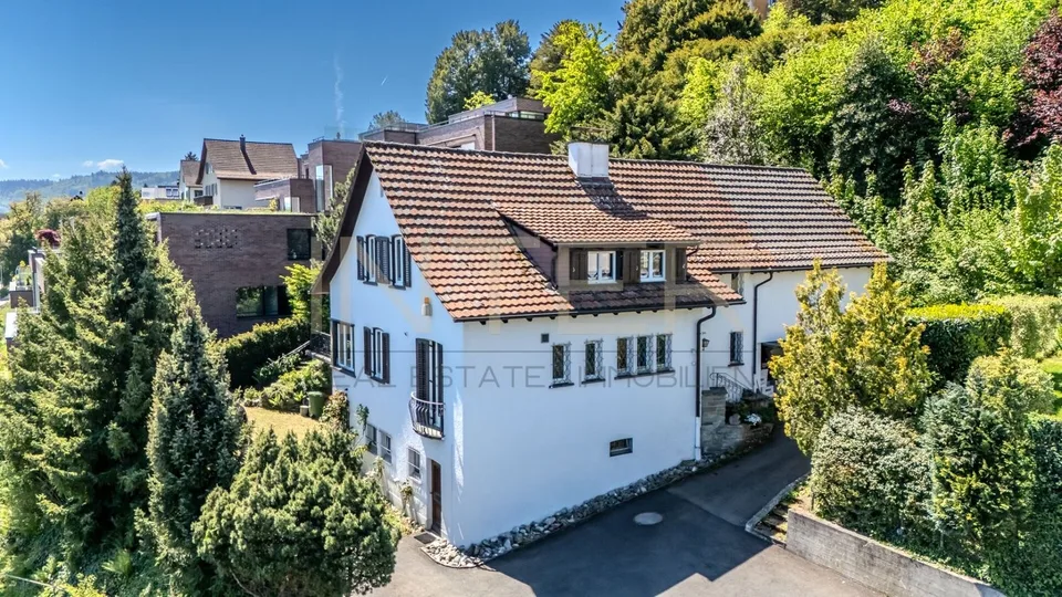 Reserviert: Stilvolles freistehendes 6.5-Zi-EFH mit 981 m² Grundstück, Seesicht und Entwicklungspotenzial in Oberrieden – Foto 8 von 9