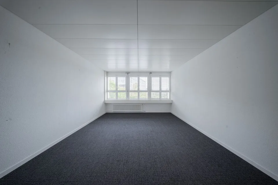 Horgen: Ausgebautes Büro Plug and Play
