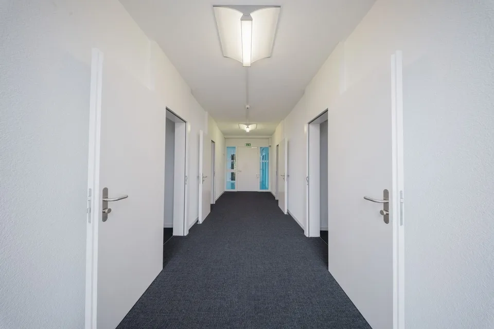 Horgen: Ausgebautes Büro Plug and Play