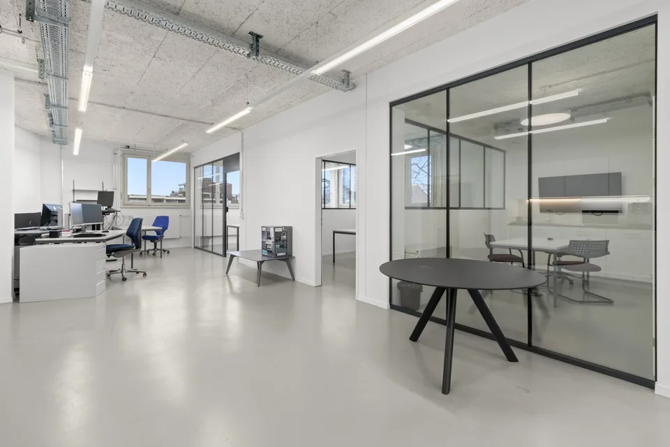 Bezugsbereites möbliertes Büro an gut angeschlossener Lage in Wädenswil – photo 10 of 13