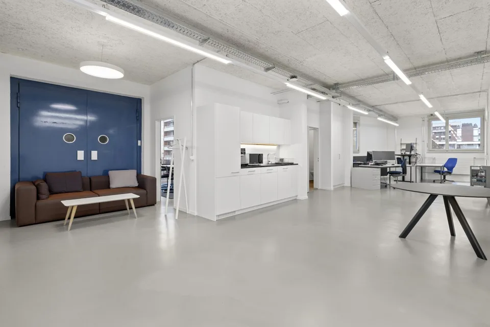 Bezugsbereites möbliertes Büro an gut angeschlossener Lage in Wädenswil – photo 8 of 13