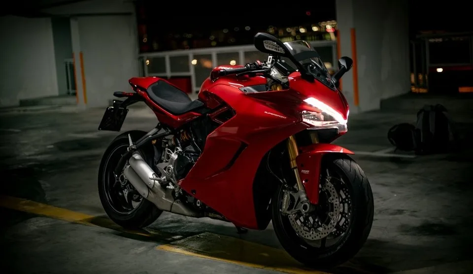 Sichern Sie sich den idealen Platz für Ihr Motorrad!