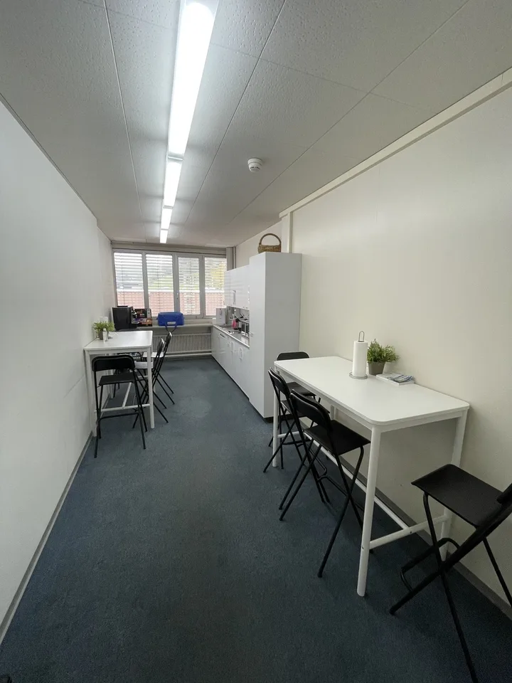 Büro- und Lagerräumlichkeiten zu vermieten – Foto 6 von 11