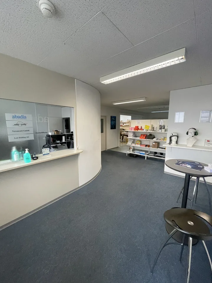 Büro- und Lagerräumlichkeiten zu vermieten