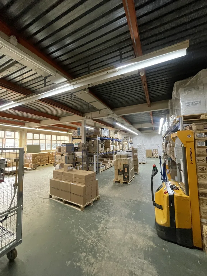 Büro- und Lagerräumlichkeiten zu vermieten – Foto 11 von 11