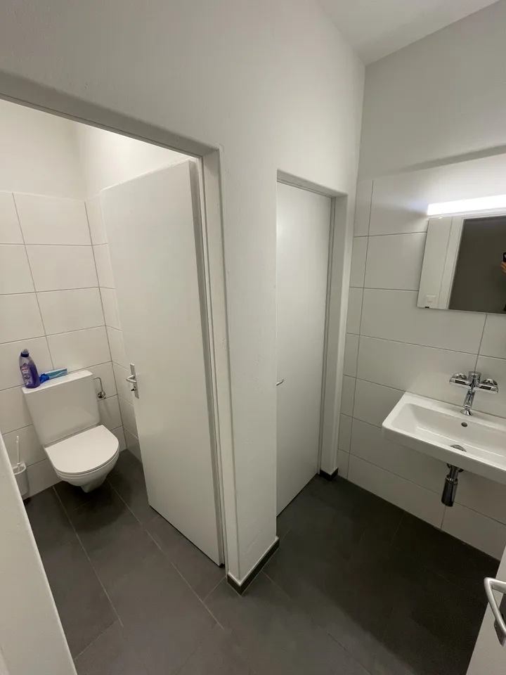 Büro- und Lagerräumlichkeiten zu vermieten – Foto 8 von 11