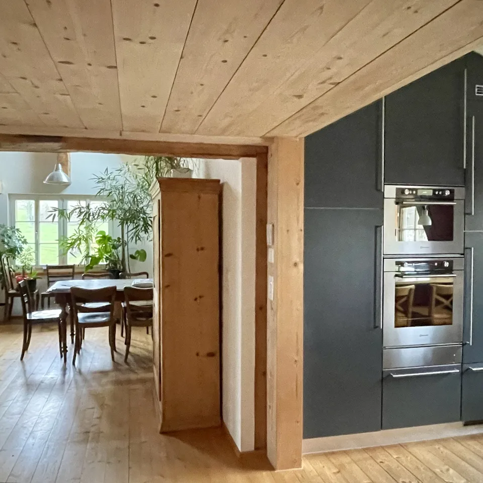 Schönes WG-Zimmer auf dem Hof