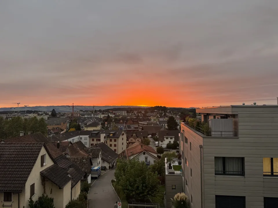 Helle und ruhige 3.5-Zimmer-Wohnung mit riesige Balkon
