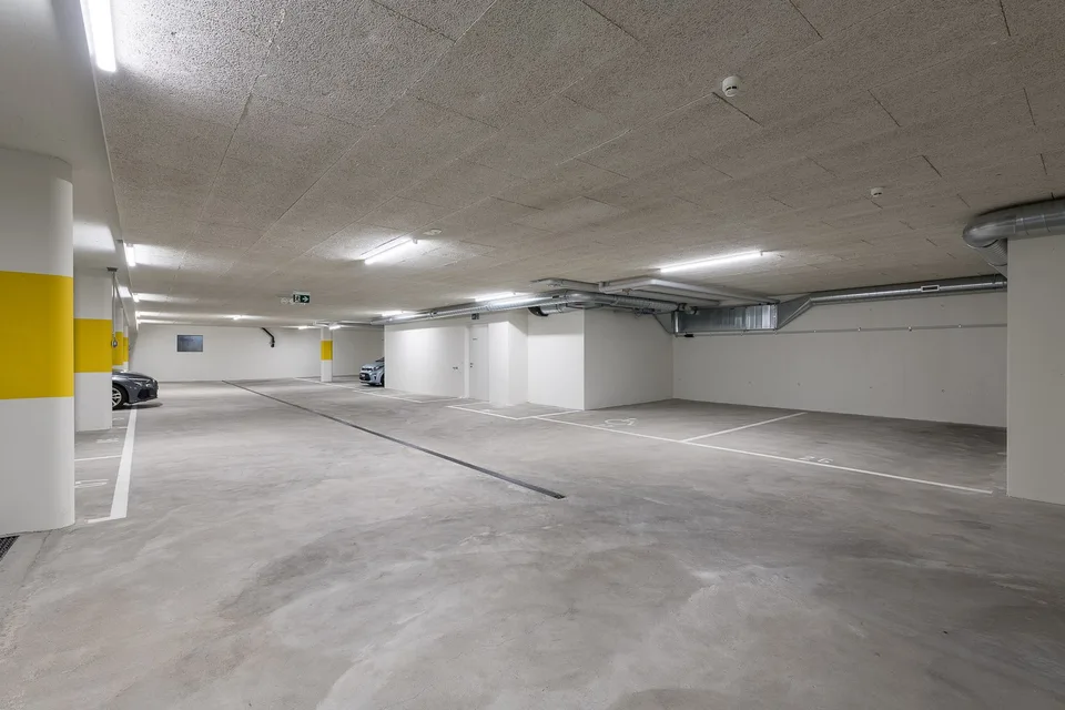 Motorrad-Einstellplatz zu vermieten!