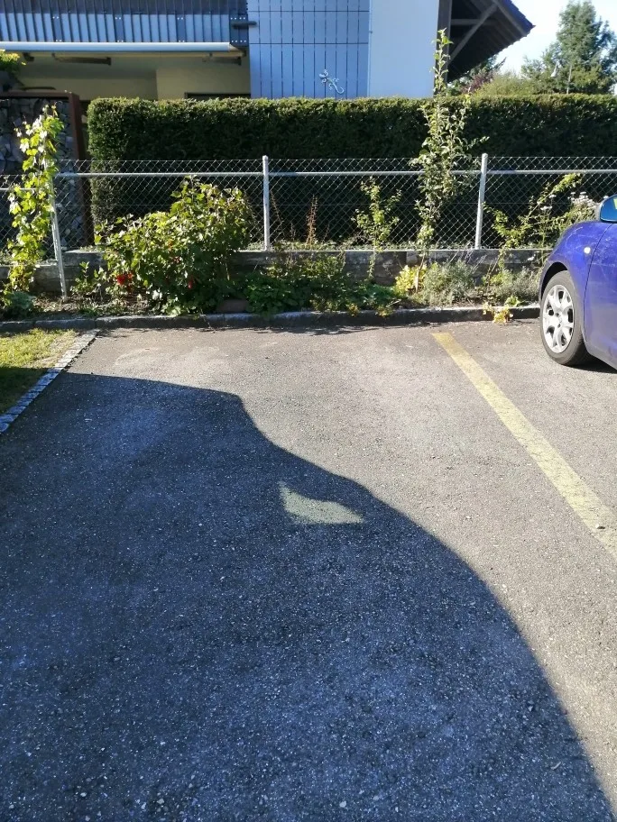 Parkplatz für PW, Lieferwagen oder Wohnmobil an Hauptstr. per sofort zu vermieten