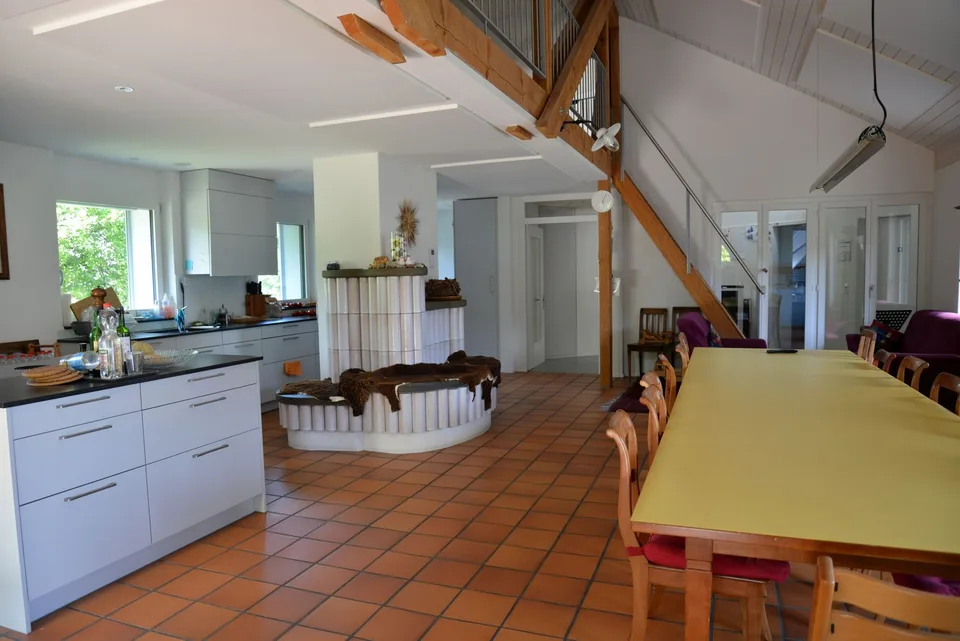 Grosses Zimmer in Premium Hausgemeinschaft mit Sitzplatz