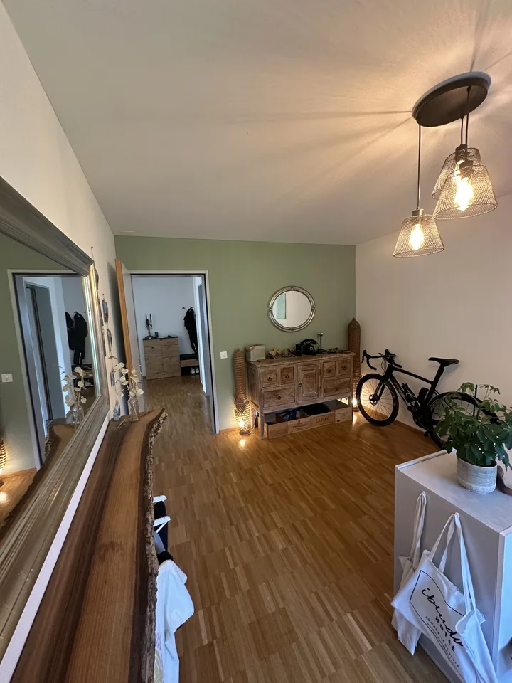 WG Zimmer mit Büro und Parkplatz