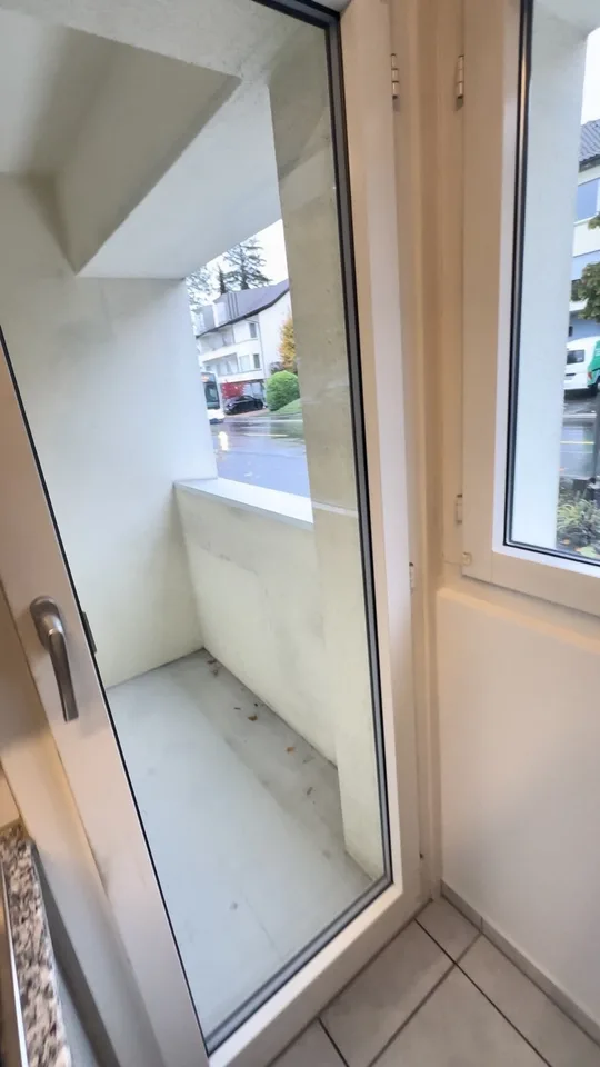 Einzelzimmer in Zug, frisch renoviert