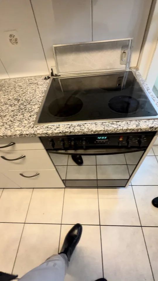 Einzelzimmer in Zug, frisch renoviert