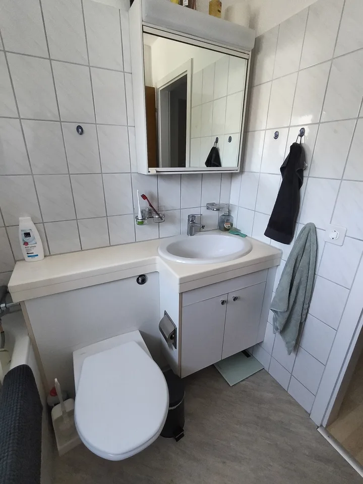 Möbliertes Zimmer zu vermieten in Buchrain (LU) – CHF 900/Monat (Nebenkosten inklusive)