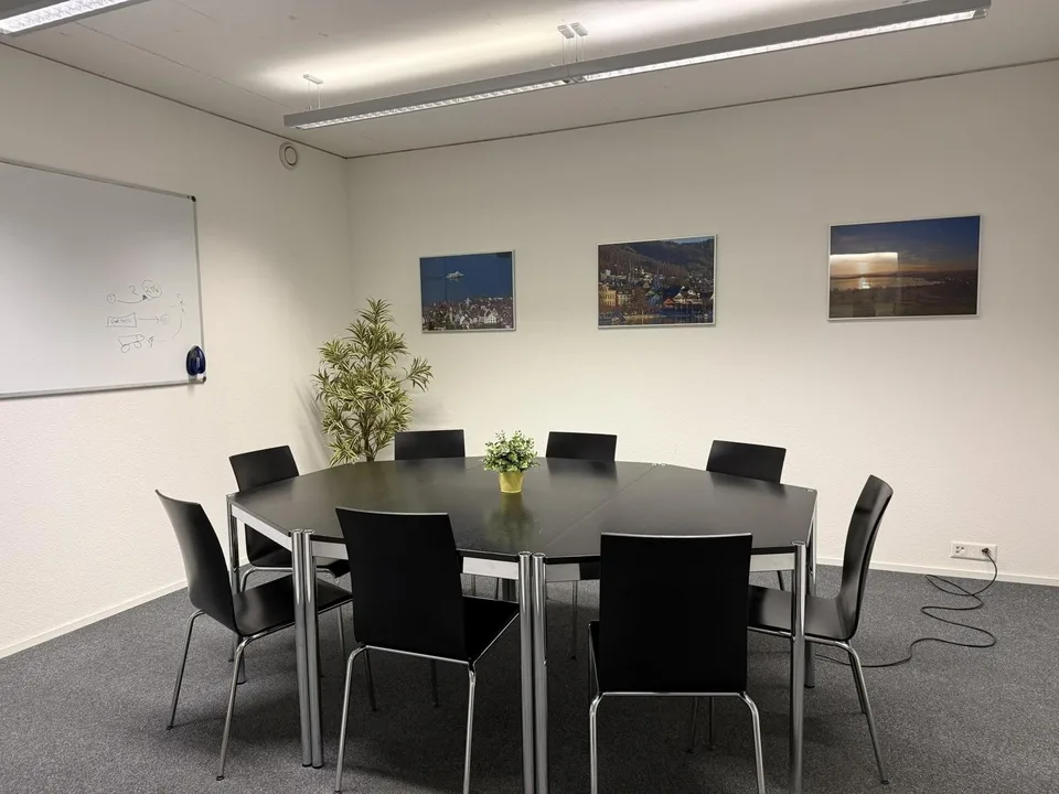 🏢 Modern Coworking Workspace | Chamerstrasse 176 Zug | Available Now – Foto 13 von 22