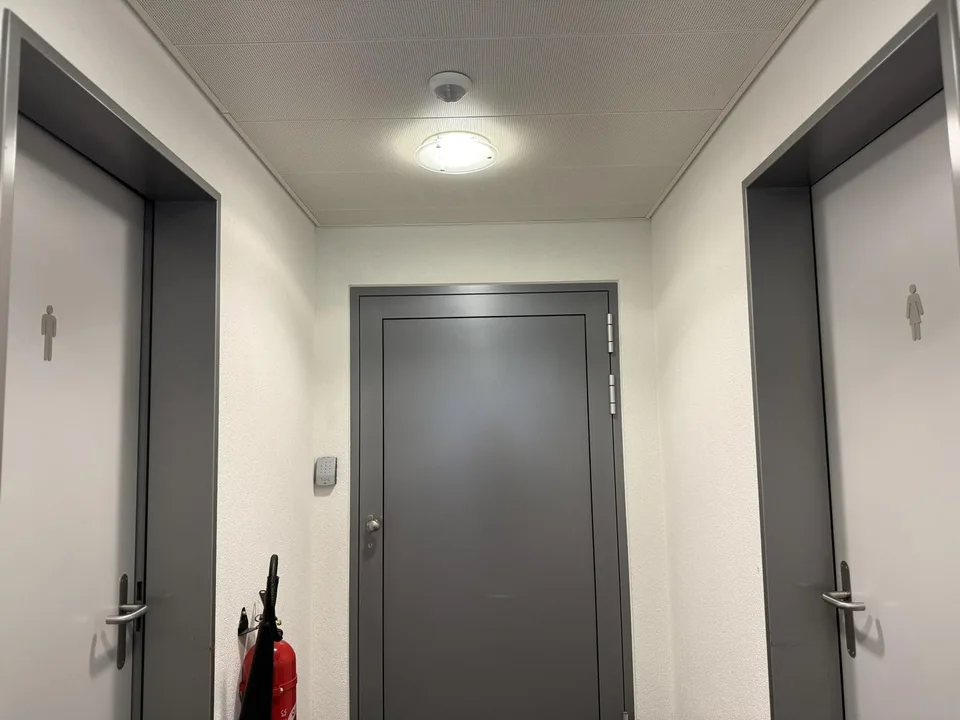 🏢 Modern Coworking Workspace | Chamerstrasse 176 Zug | Available Now – Foto 16 von 22