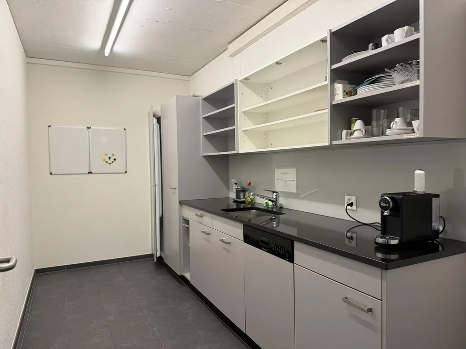 🏢 Modern Coworking Workspace | Chamerstrasse 176 Zug | Available Now – Foto 12 von 22