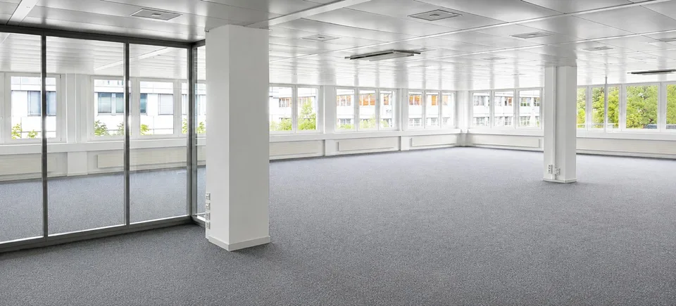 Helle und flexible Büroflächen im Bösch 71