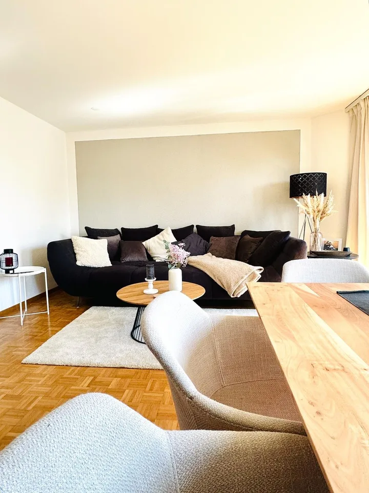 Teilmöbliertes Zimmer in entspannter 2er-WG mit viel Platz & 2 Balkonen in Dietwil
