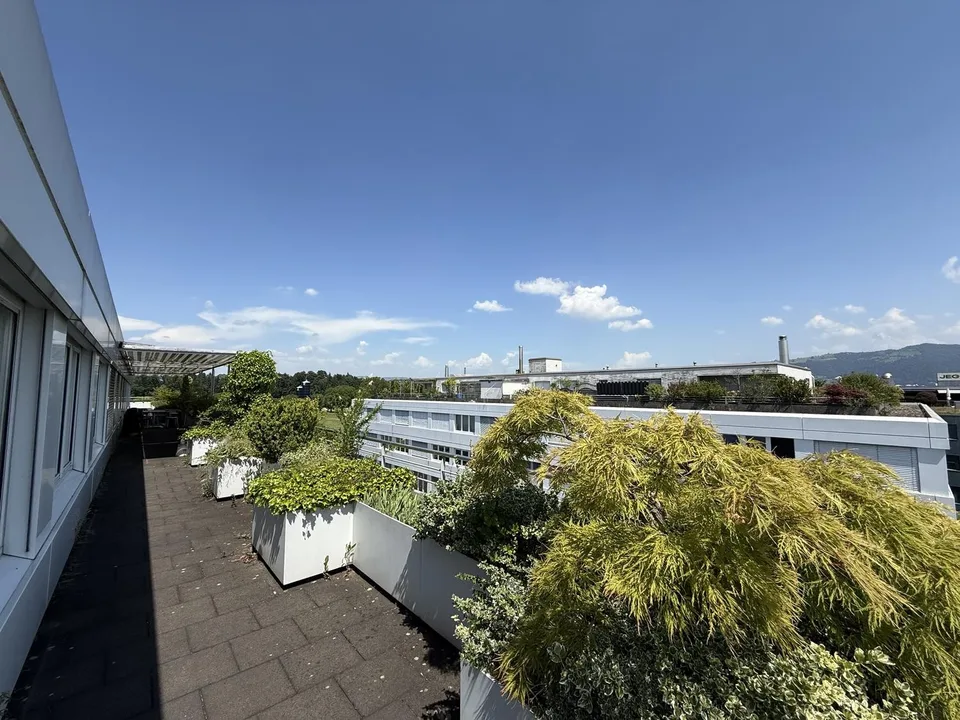 Exklusive Bürofläche im Attikageschoss mit umlaufender Terrasse