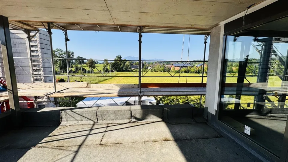 Luxuriöse Panorama 3.5- Zimmerwohnung in Erstvermietung auf dem Land